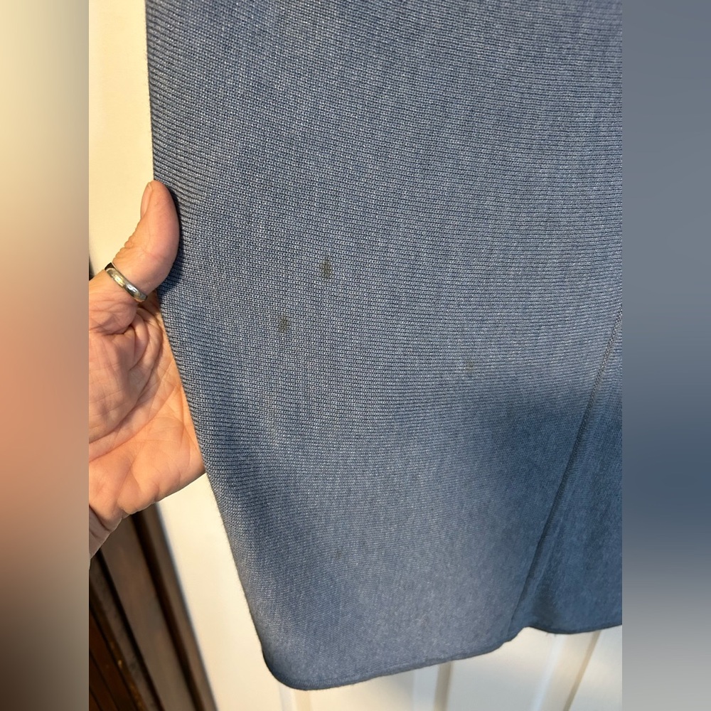 Lululemon Iconic Wrap. - Picture 13 of 16